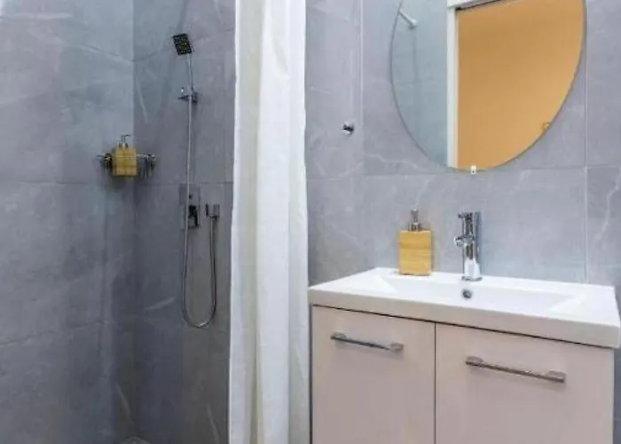 Appartement à 3 Chambres à Coucher